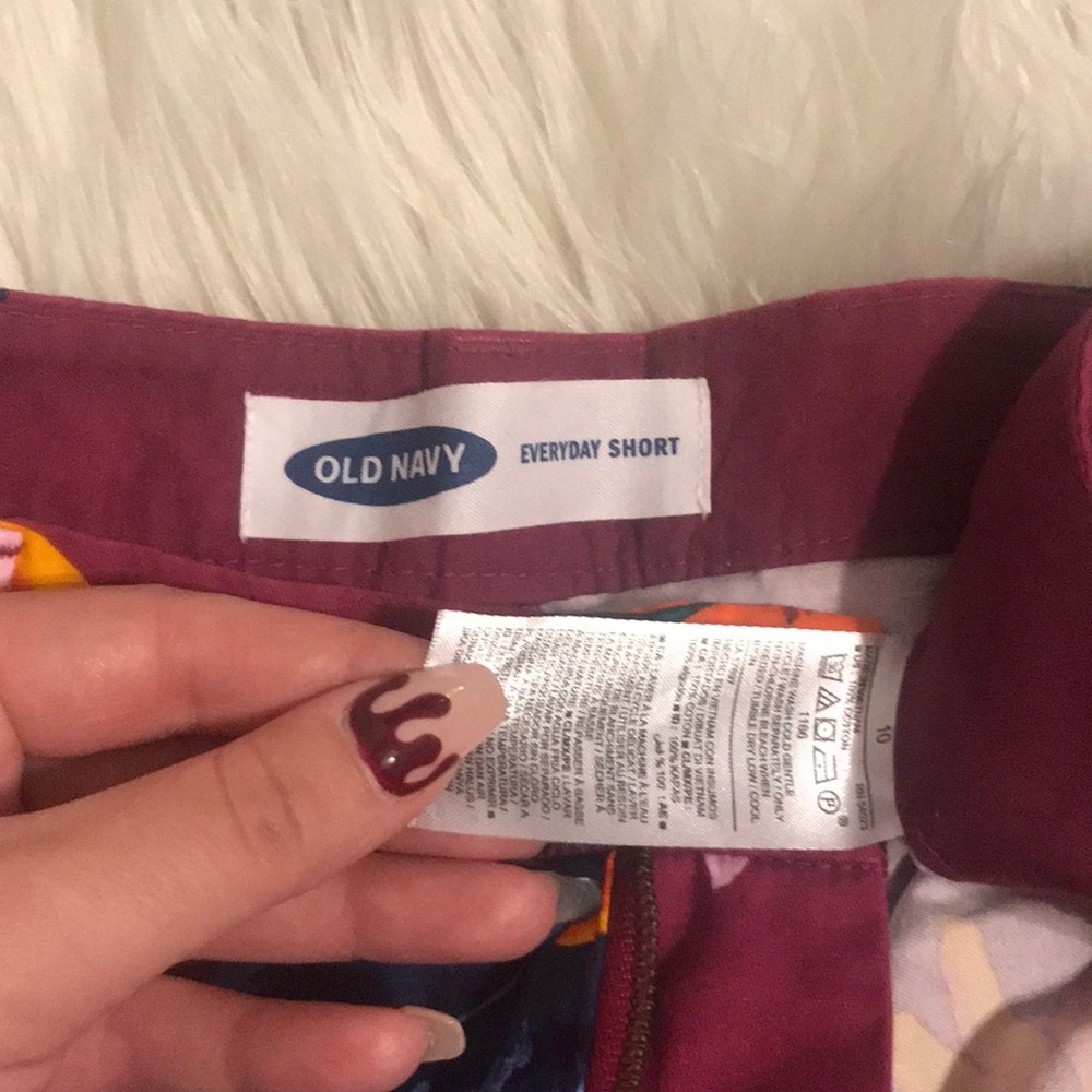 Floral Old Navy shorts - Picture 2 of 4